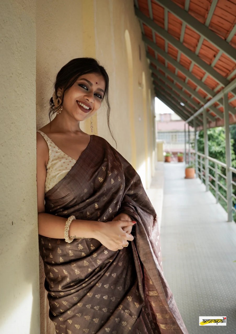 MOIETY COFEE COLOR DESIGNER SAREE WITH BLOUSE PIECE