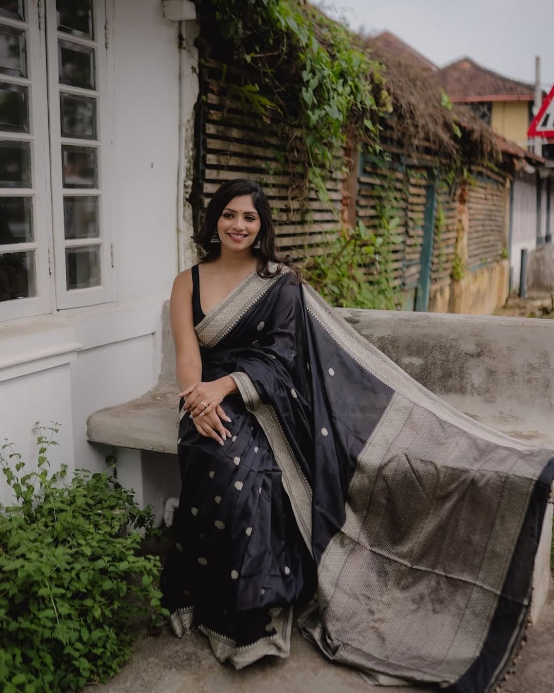 STUNNING BLACK SOFT SILK DESIGNER SAREE