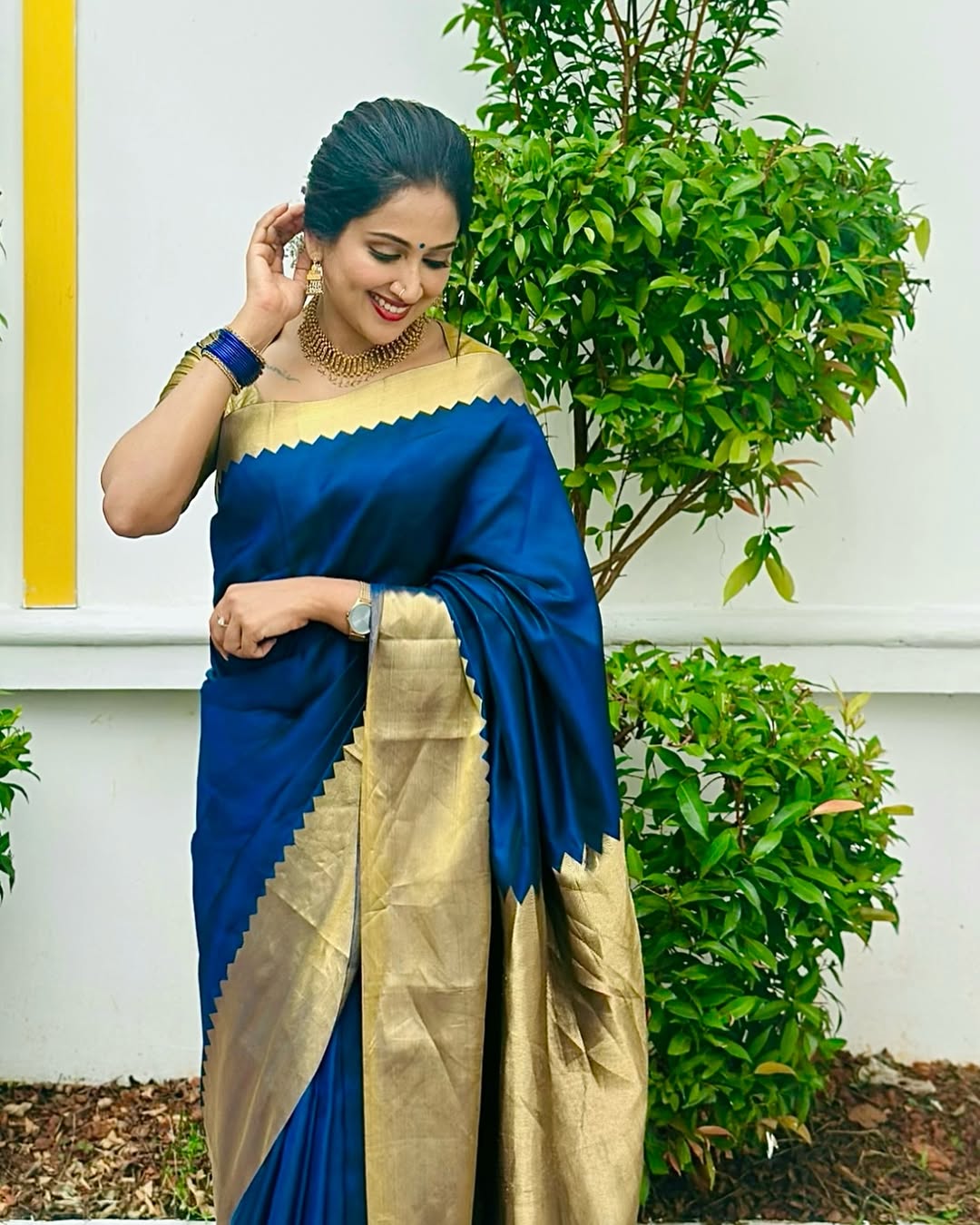 UNIQUE BLUE COLOR DESIGNER SAREE WITH BLOUSE PIECE