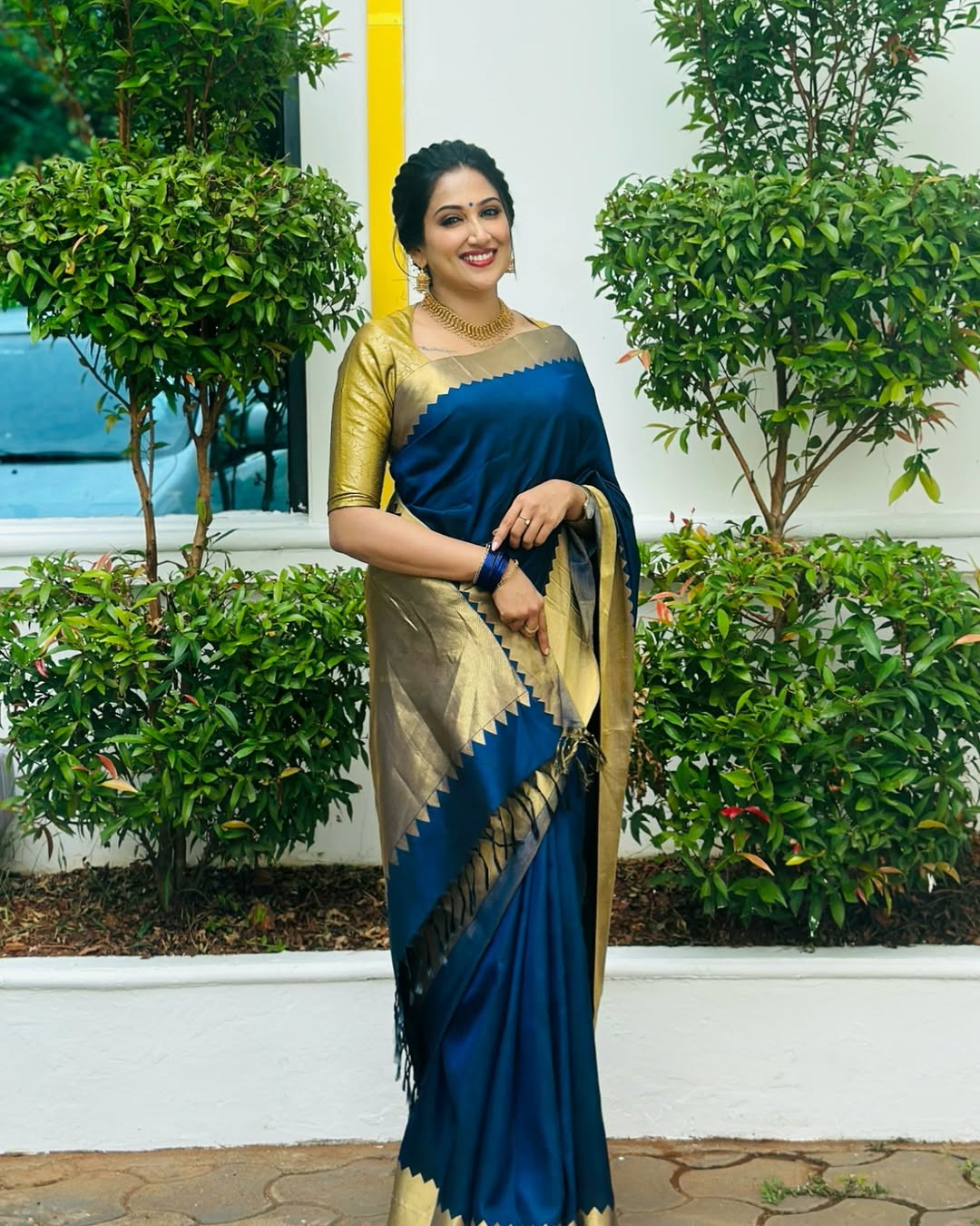 UNIQUE BLUE COLOR DESIGNER SAREE WITH BLOUSE PIECE