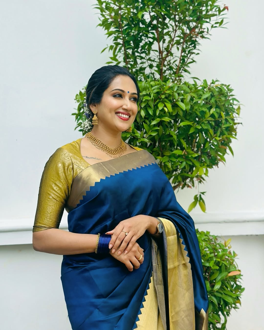 UNIQUE BLUE COLOR DESIGNER SAREE WITH BLOUSE PIECE