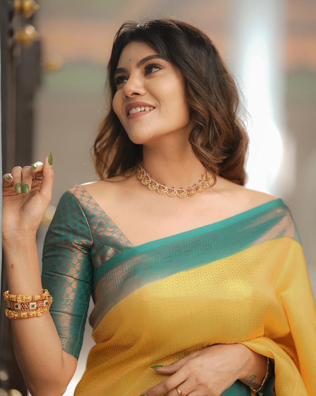 ELISION YELLOW SOFT SILK SAREE WITH BLOUSE PIECE