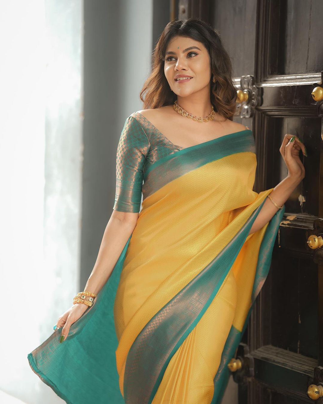 ELISION YELLOW SOFT SILK SAREE WITH BLOUSE PIECE