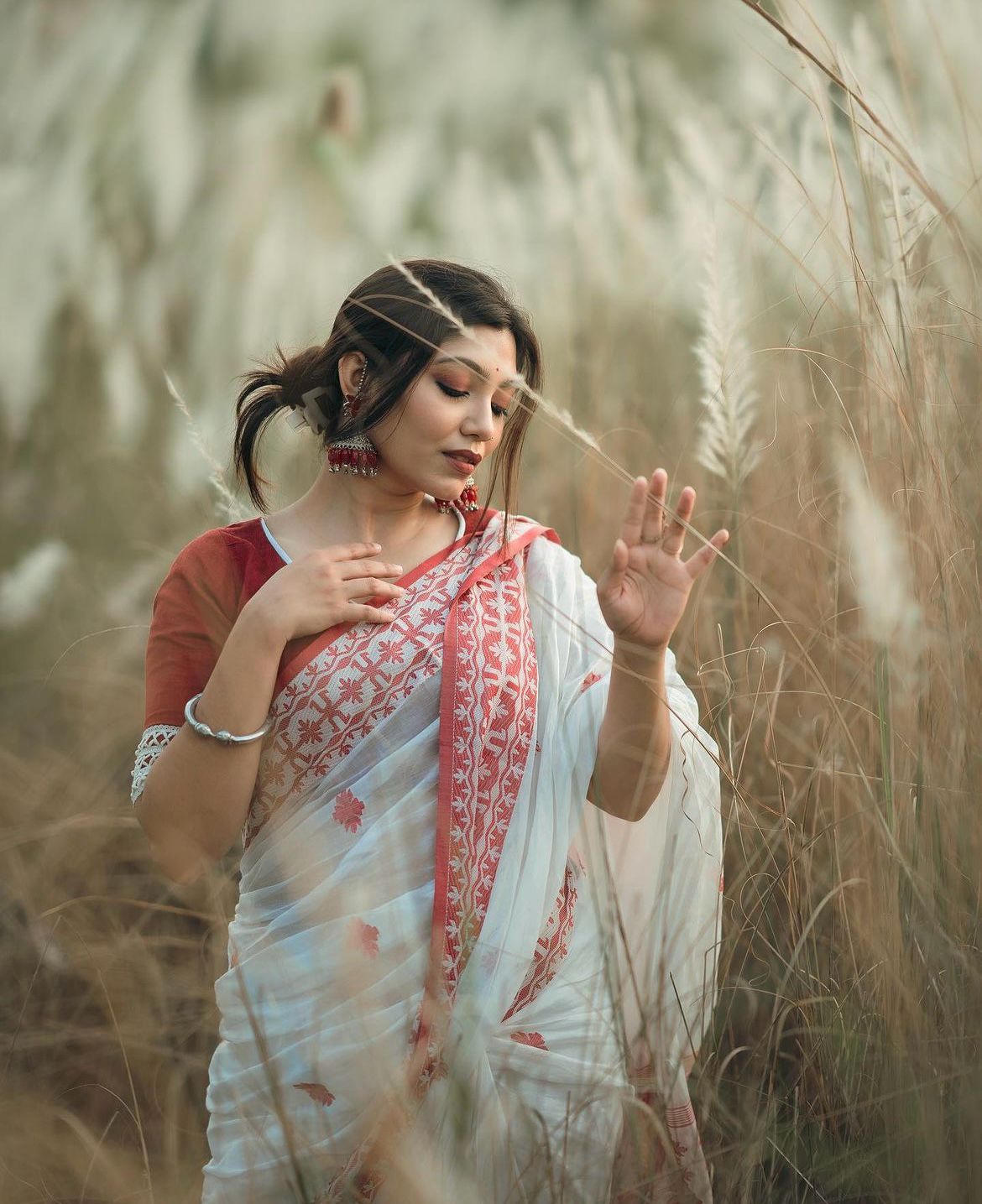 GLAMING SOFT LINEN COTTON SILK  DESIGNER SAREE