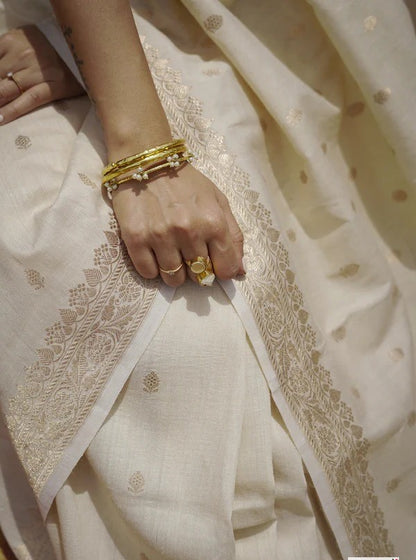 EFFERVESCENT CREAM COLOR SOFT SILK SAREE WITH BLOUSE PIECE