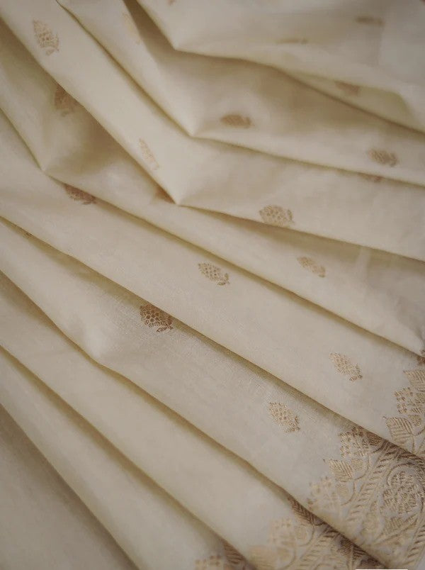 EFFERVESCENT CREAM COLOR SOFT SILK SAREE WITH BLOUSE PIECE