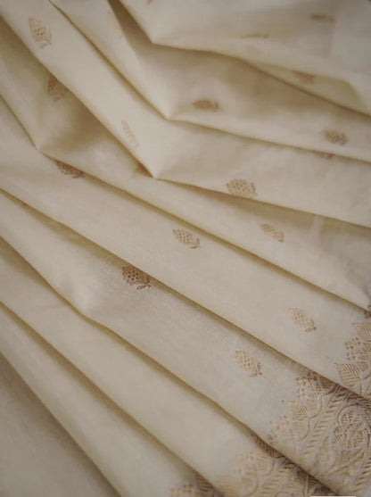 EFFERVESCENT CREAM COLOR SOFT SILK SAREE WITH BLOUSE PIECE