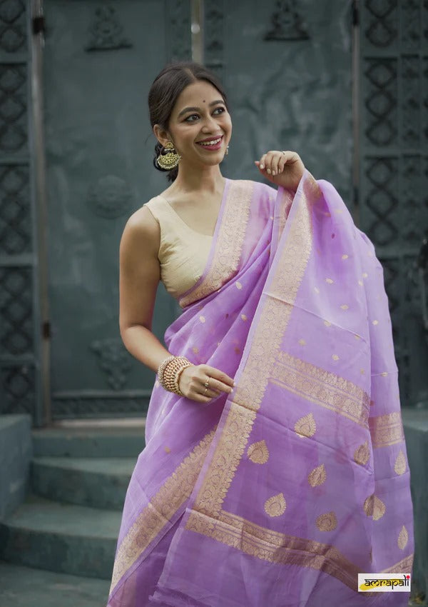 EFFERVESCENT SOFT SILK SAREE WITH BLOUSE PIECE
