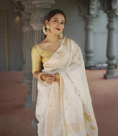 ARRESTING WHITE SOFT COTTON SILK SAREE WITH BLOUSE PIECE