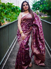 A dreamy Kanjivaram Silk Saree With Exquisite Blouse Piece